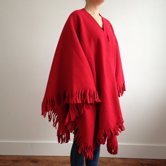 Huge Red Cozy Polar Fleece Poncho Blanket - Picture 5 of 10